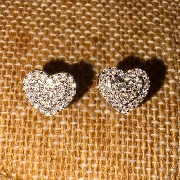 Kate Spade Cardholder and Solid Silver.35 Carat Moissanite Heart Screw Back - Picture 4 of 5